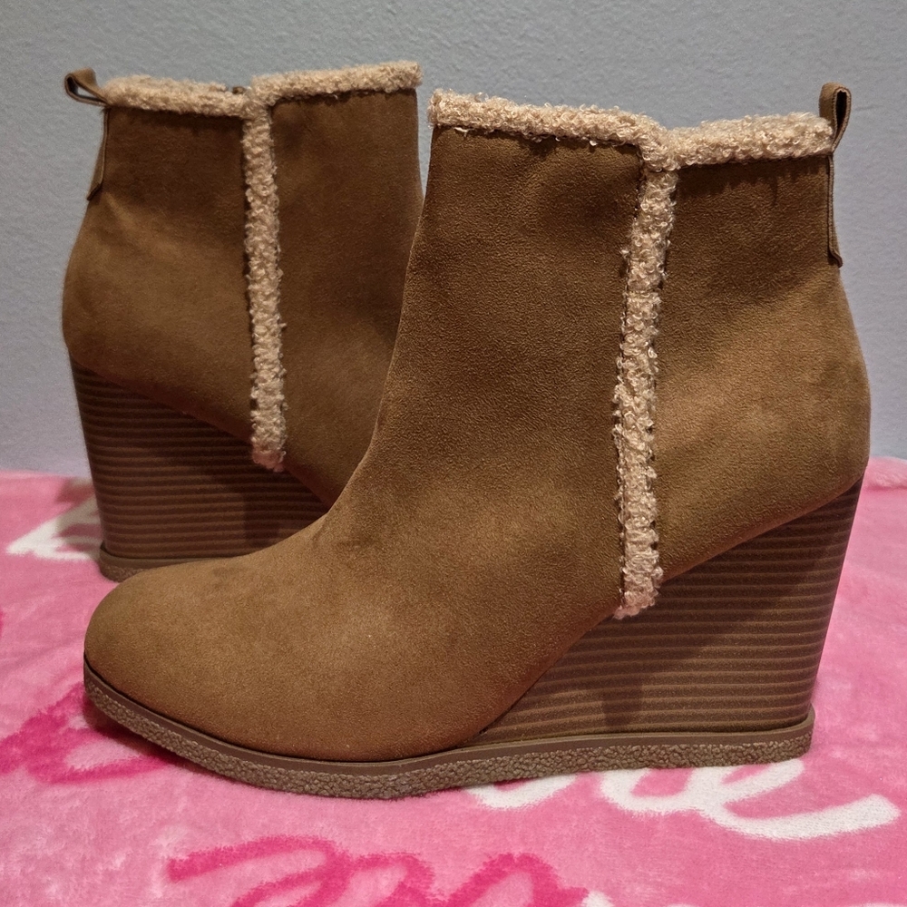 Sun & Stone Women's Camillia Tan Faux Suede Wedge Ankle Boot, Size 9.5M - Picture 5 of 10